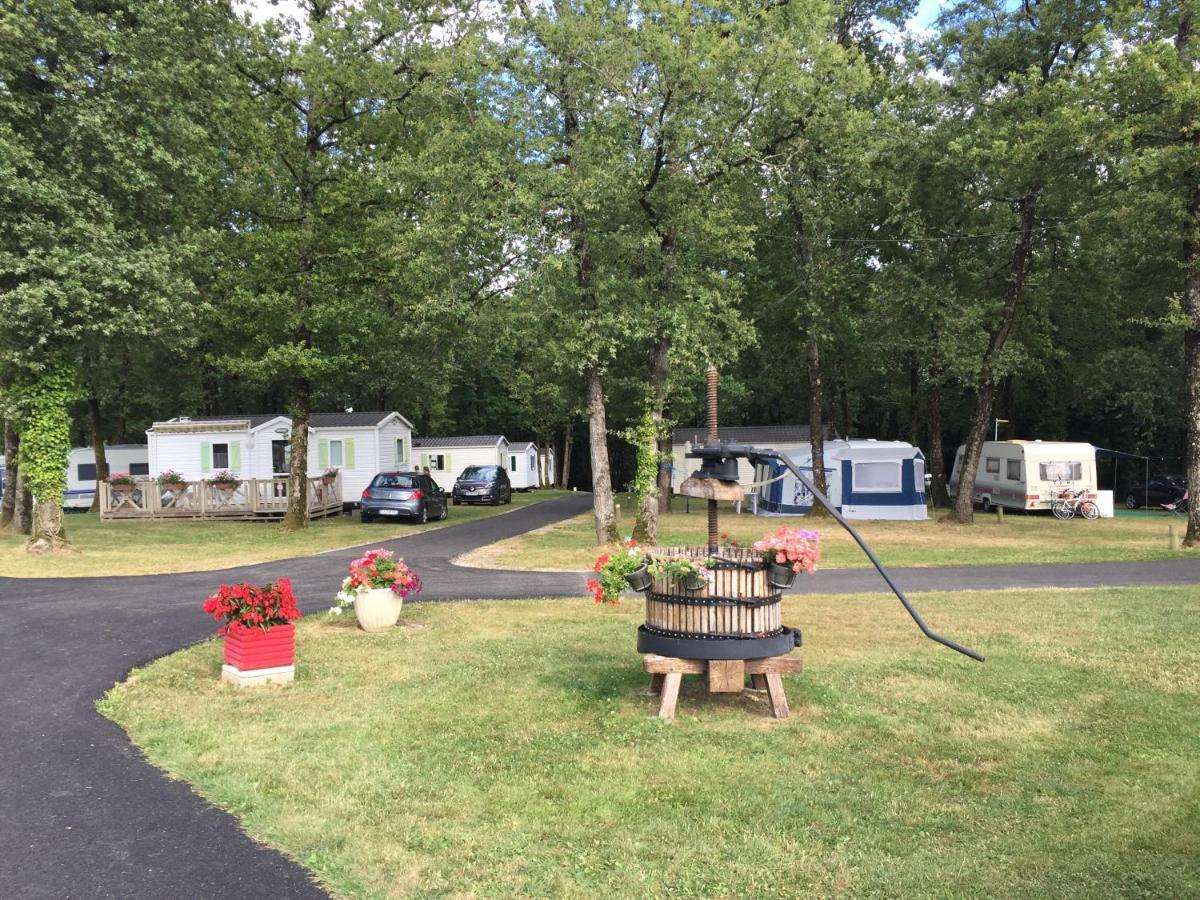Camping Les Petites Minaudieres Coussay-les-Bois Eksteriør billede