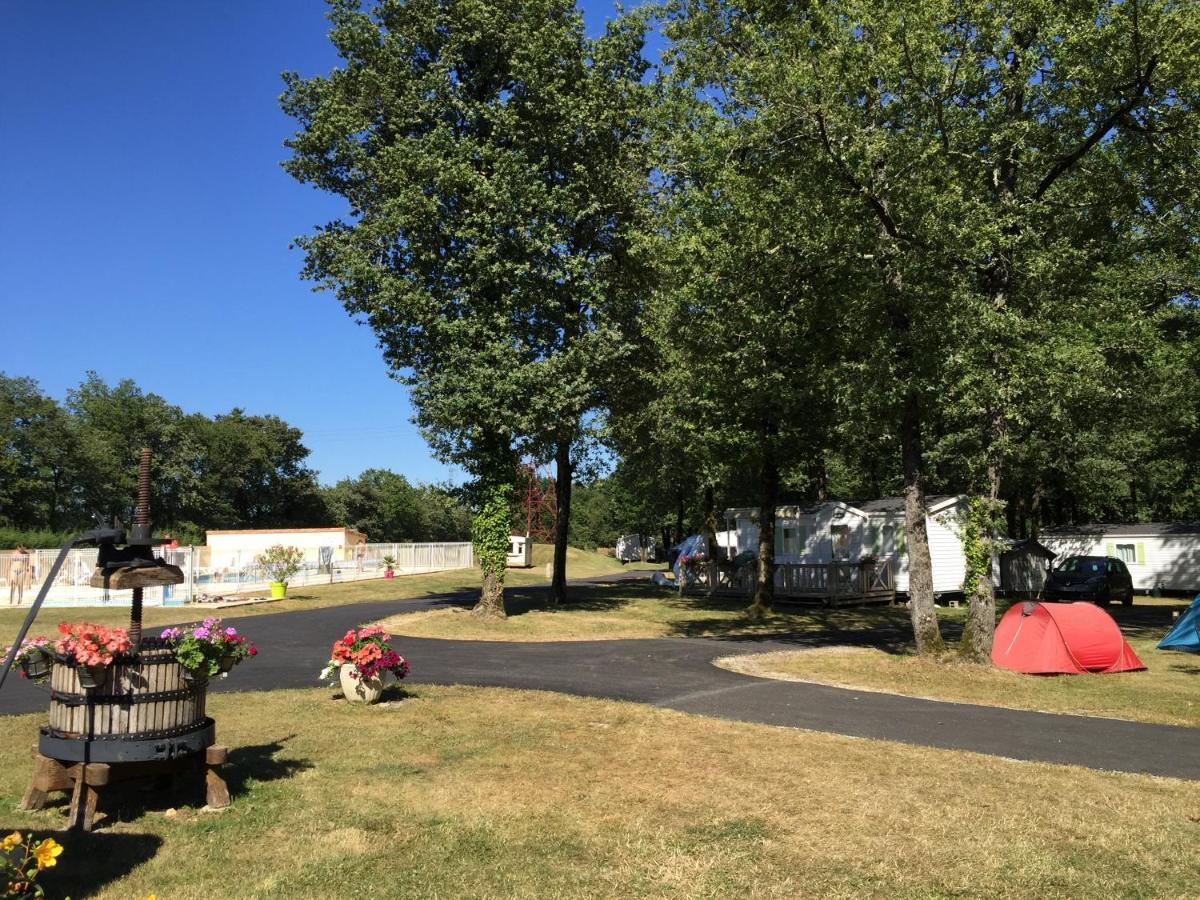 Camping Les Petites Minaudieres Coussay-les-Bois Eksteriør billede