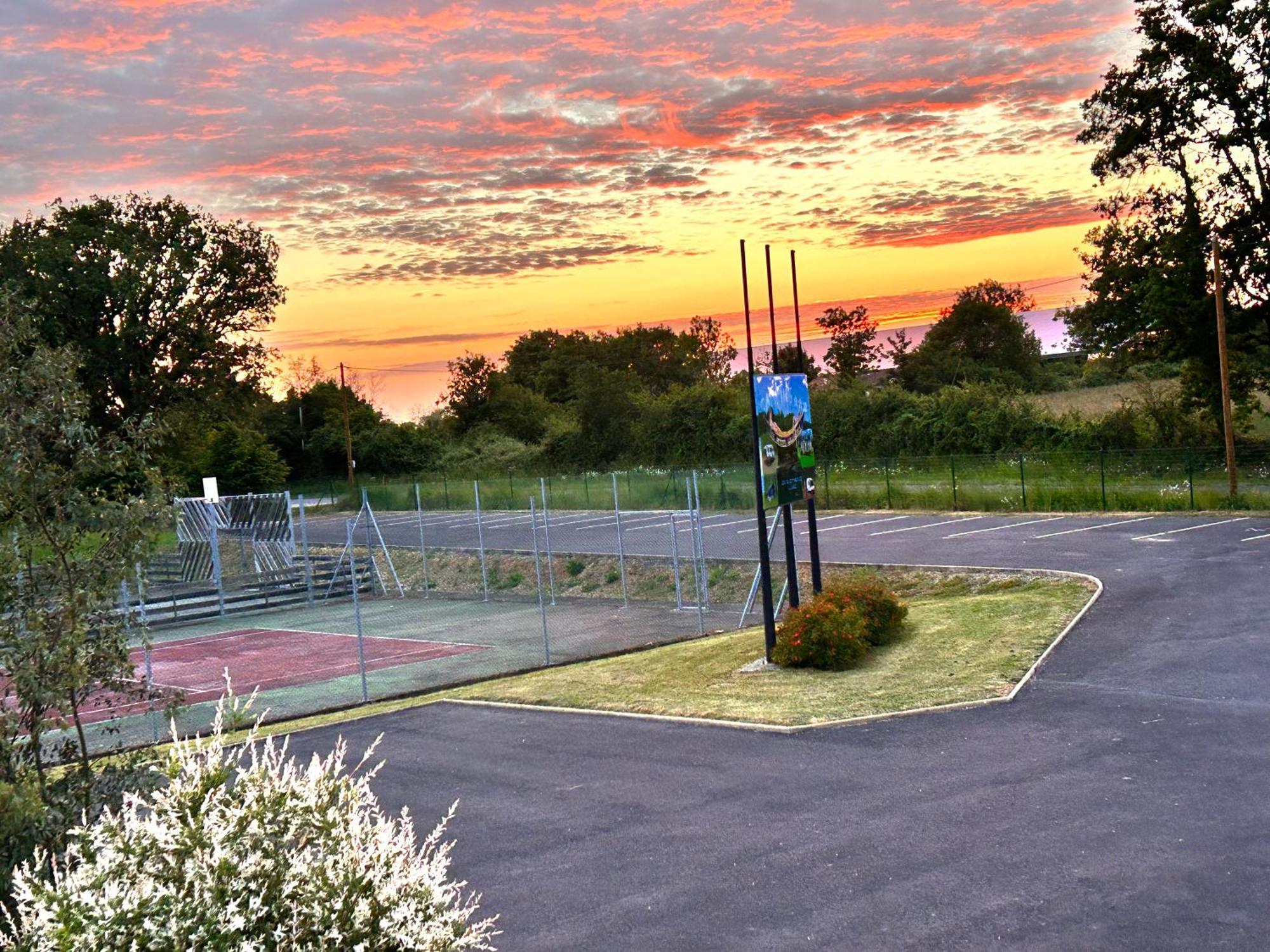 Camping Les Petites Minaudieres Coussay-les-Bois Eksteriør billede