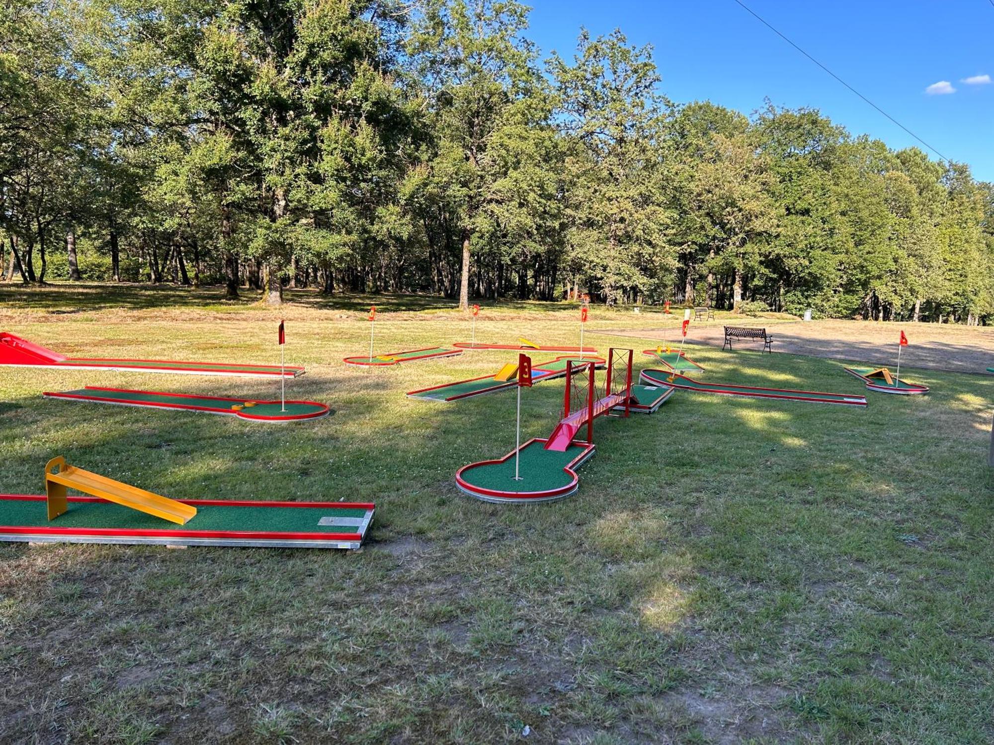 Camping Les Petites Minaudieres Coussay-les-Bois Eksteriør billede